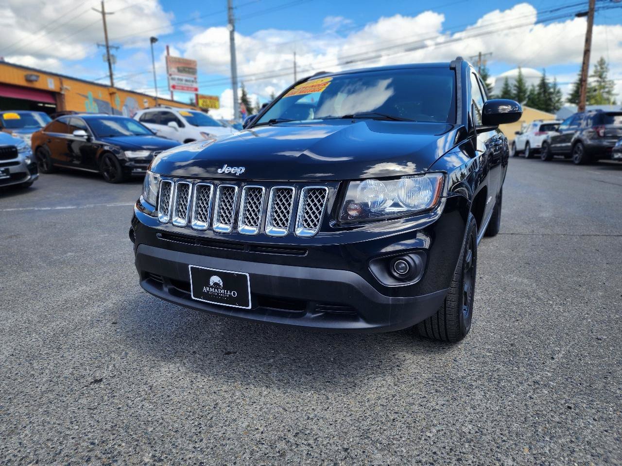 Used 2015 Jeep Compass Latitude FWD image 2