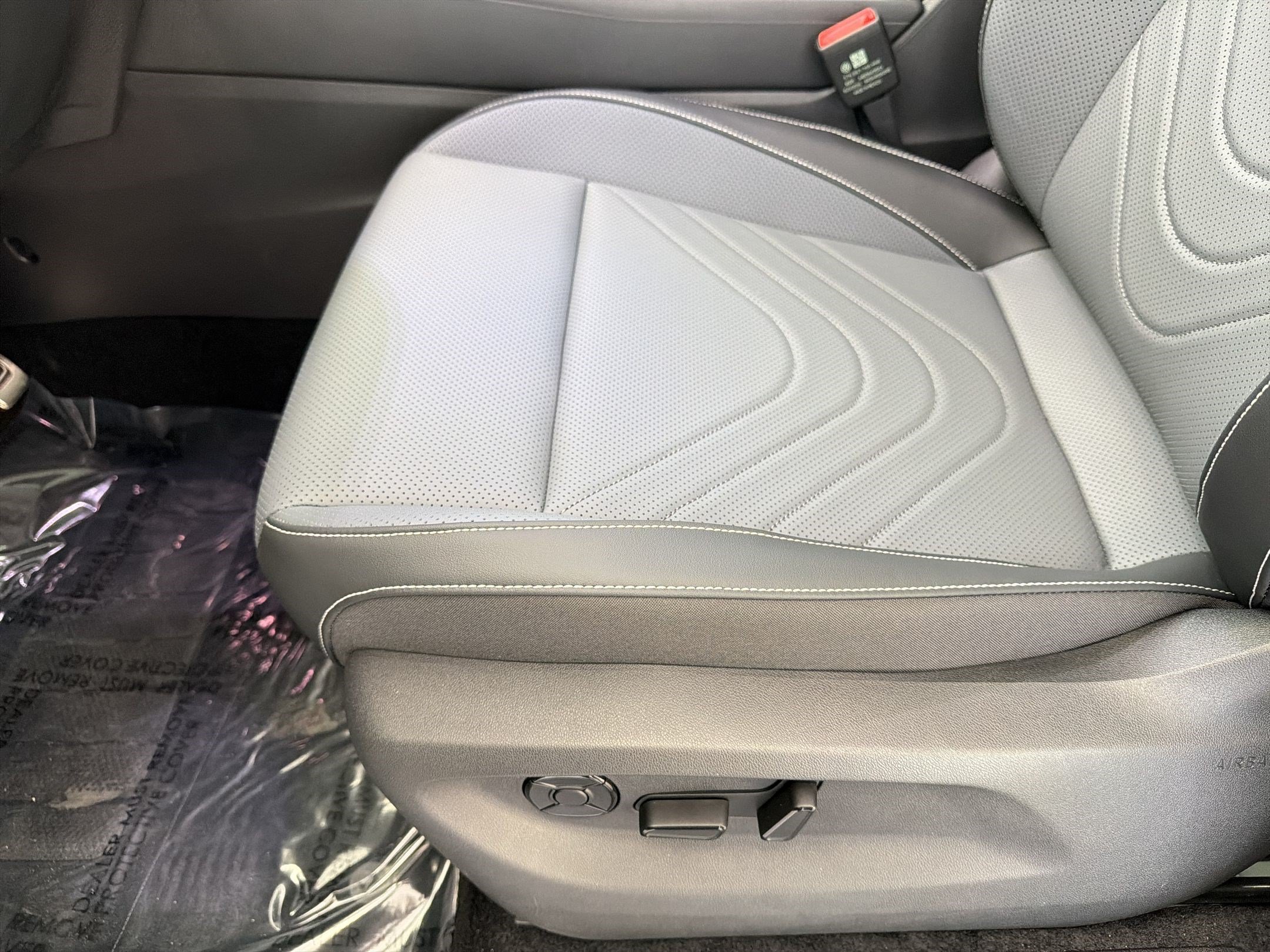 New 2026 Volkswagen Tiguan SE R-Line FWD image 14
