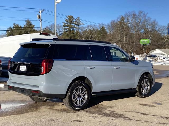 Used 2025 Ford Expedition Active image 3