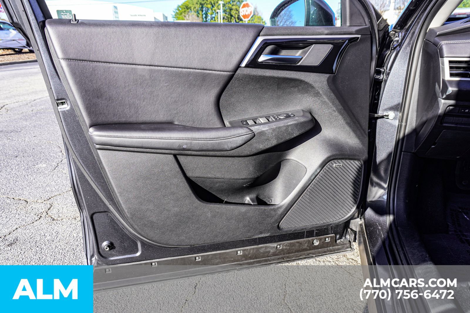 Used 2025 Mitsubishi Outlander SE image 54