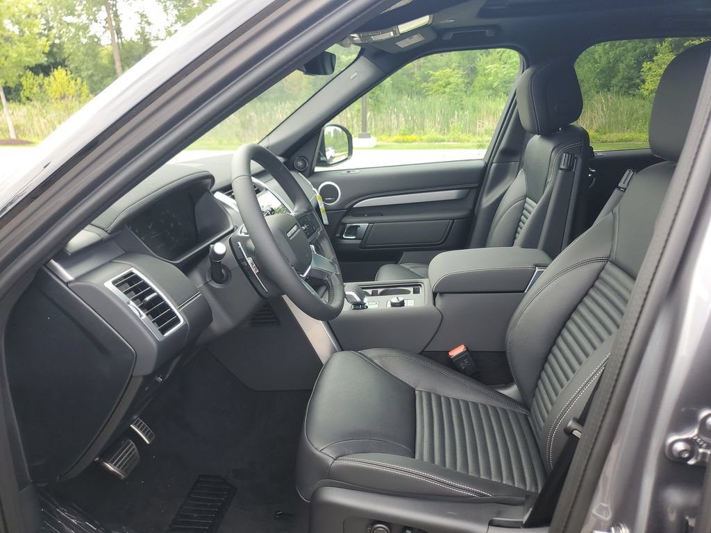New 2026 Land Rover Discovery Limited Edition AWD/4WD image 12