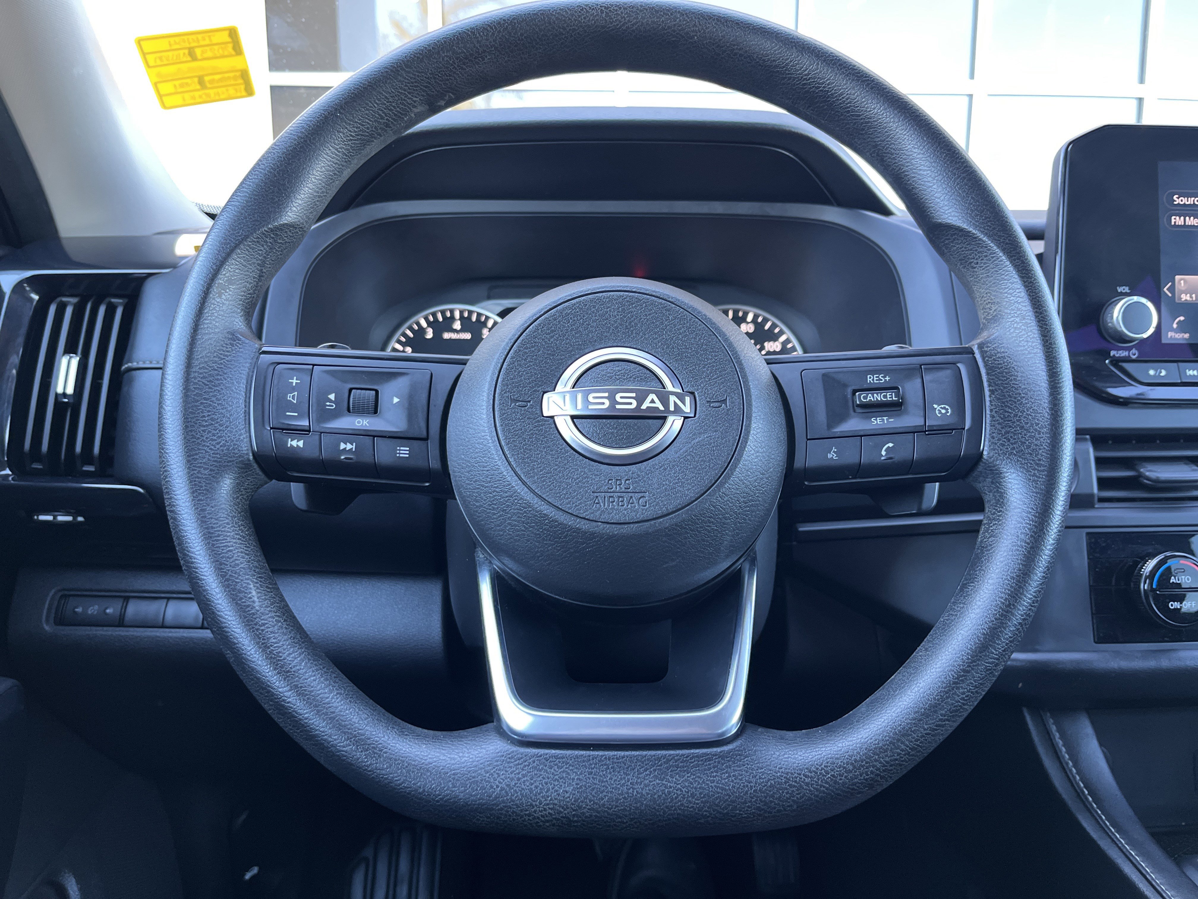 Used 2023 Nissan Pathfinder S image 7