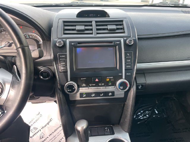 Used 2013 Toyota Camry SE w/ Leather Pkg FWD image 12