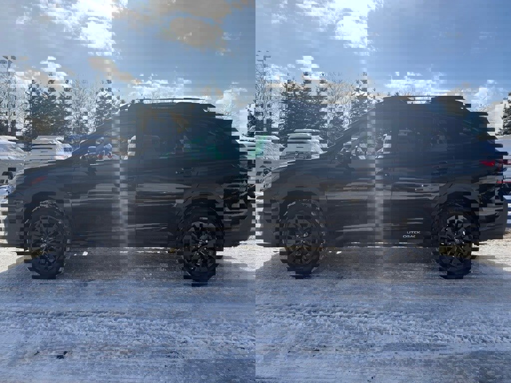 Used 2023 Subaru Outback Onyx Edition image 7