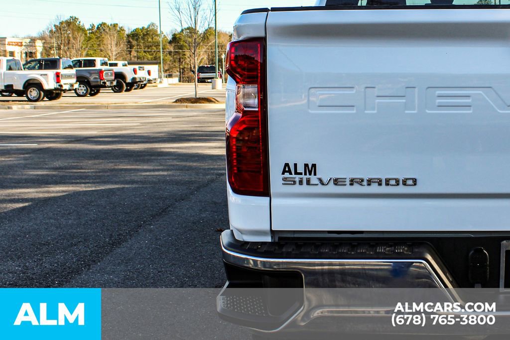 Used 2025 Chevrolet Silverado 2500 LT w/ Convenience Package AWD/4WD image 13