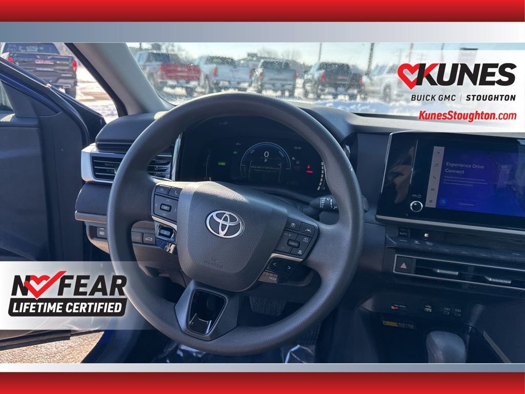 Used 2025 Toyota Camry LE image 37