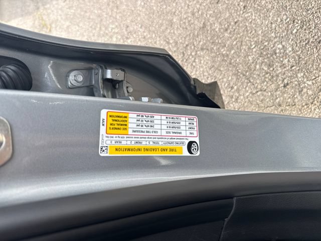 Used 2024 Buick Envista Sport Touring w/ Convenience I Package FWD image 21