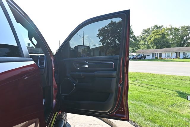 Used 2025 RAM 1500 Laramie w/ Sport Appearance Package AWD/4WD image 18