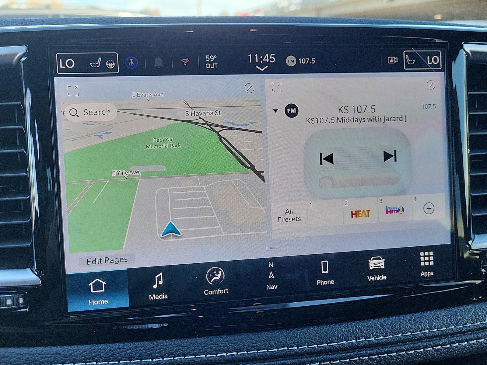 New 2025 Chrysler Pacifica Limited w/ Uconnect Theater Family Group image 7