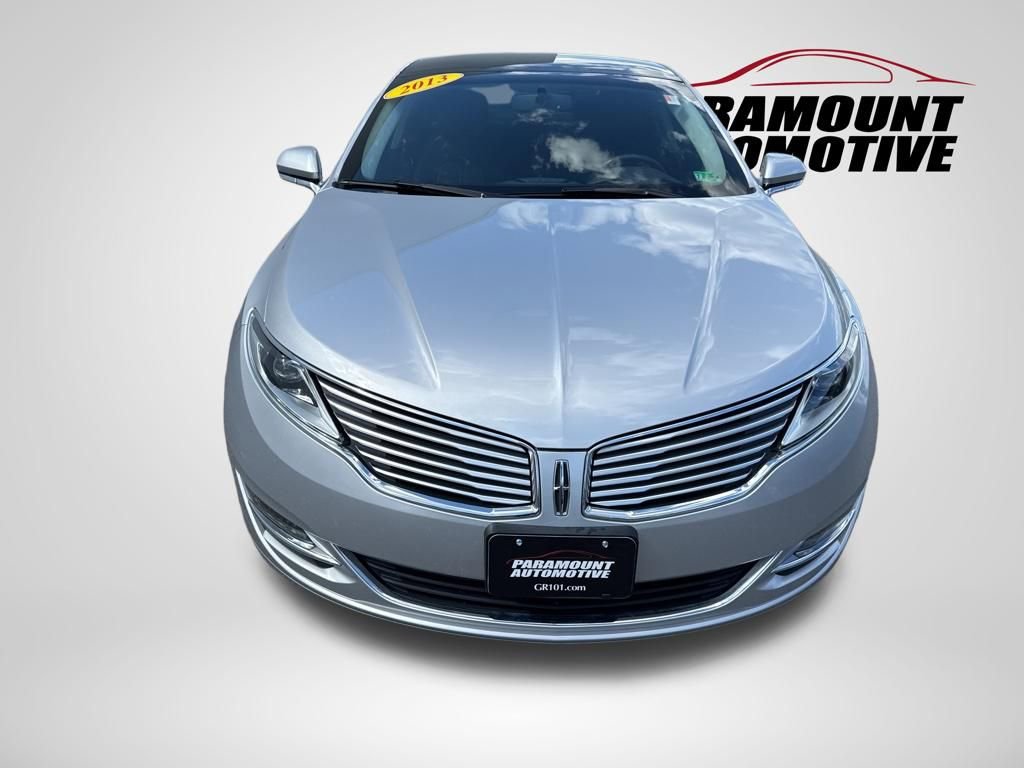 Used 2013 Lincoln MKZ FWD image 2