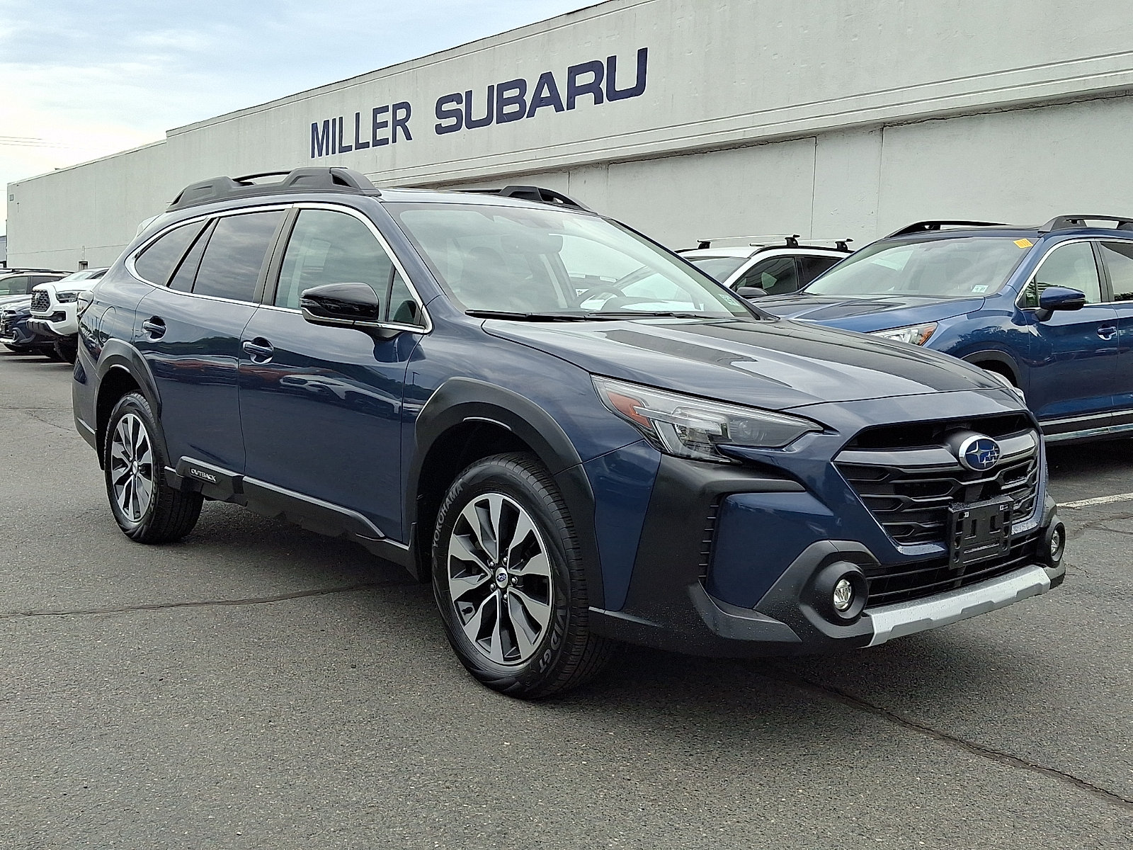 Certified 2023 Subaru Outback Limited XT AWD/4WD image 1