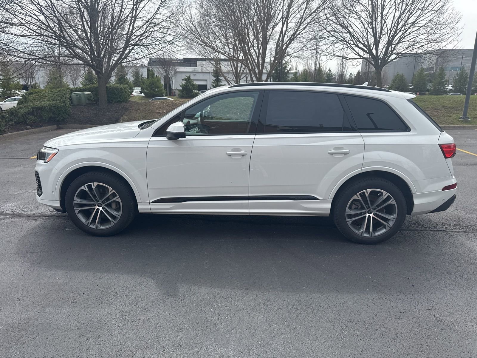 Used 2025 Audi Q7 2.0T Premium w/ Convenience Plus Package image 8