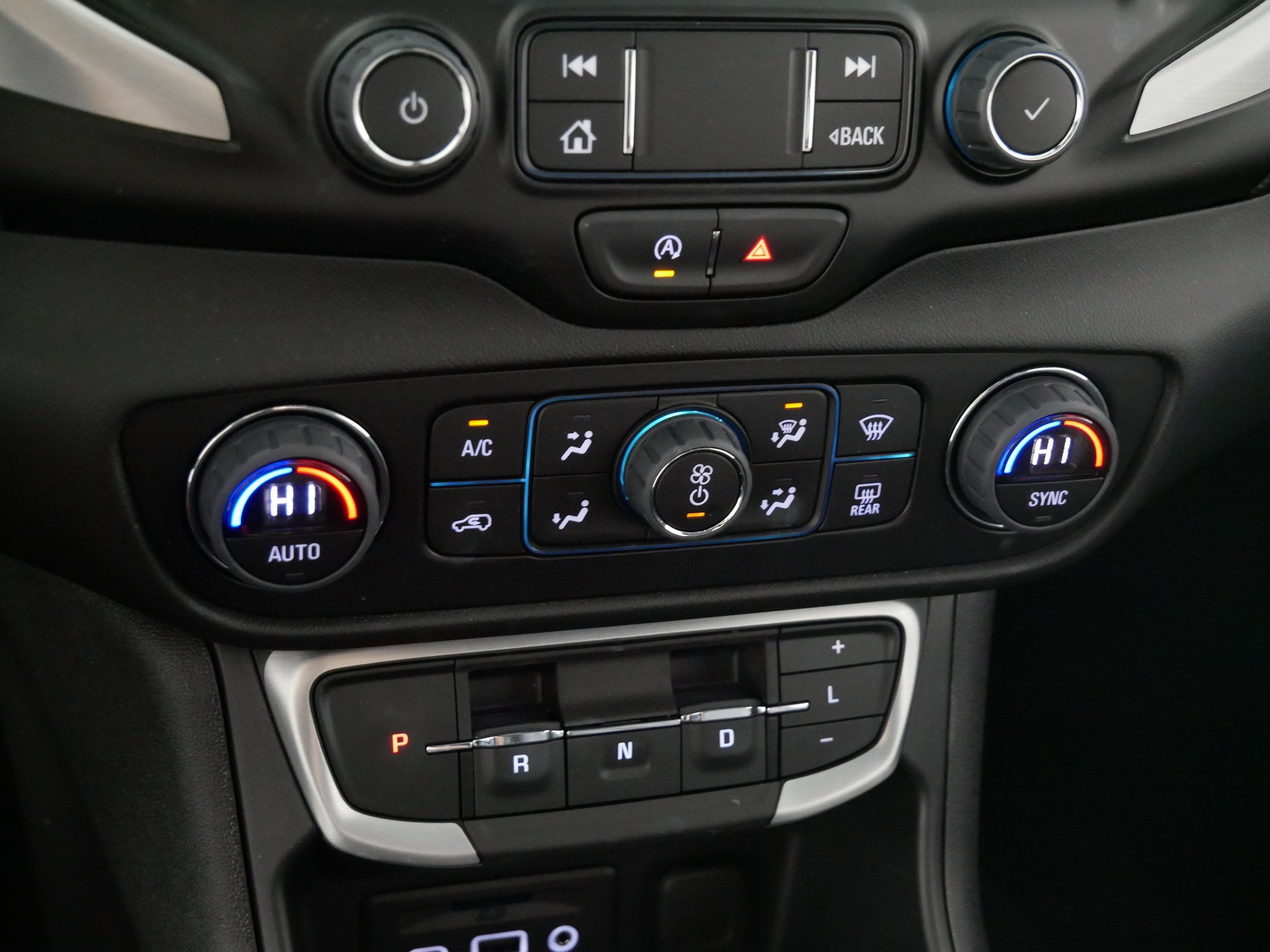 Used 2023 GMC Terrain SLT w/ Elevation Edition image 23