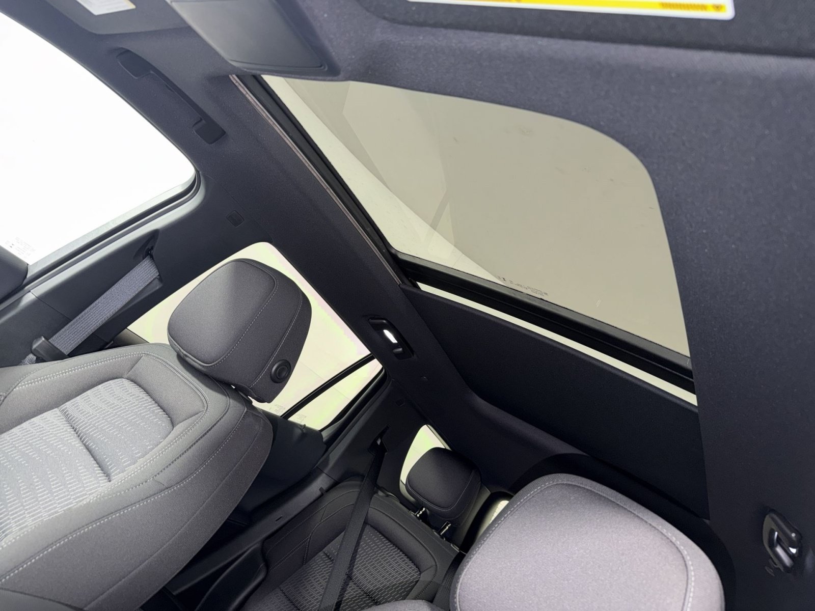 New 2027 Chevrolet Equinox LT w/ Safety and Technology Package AWD/4WD image 24