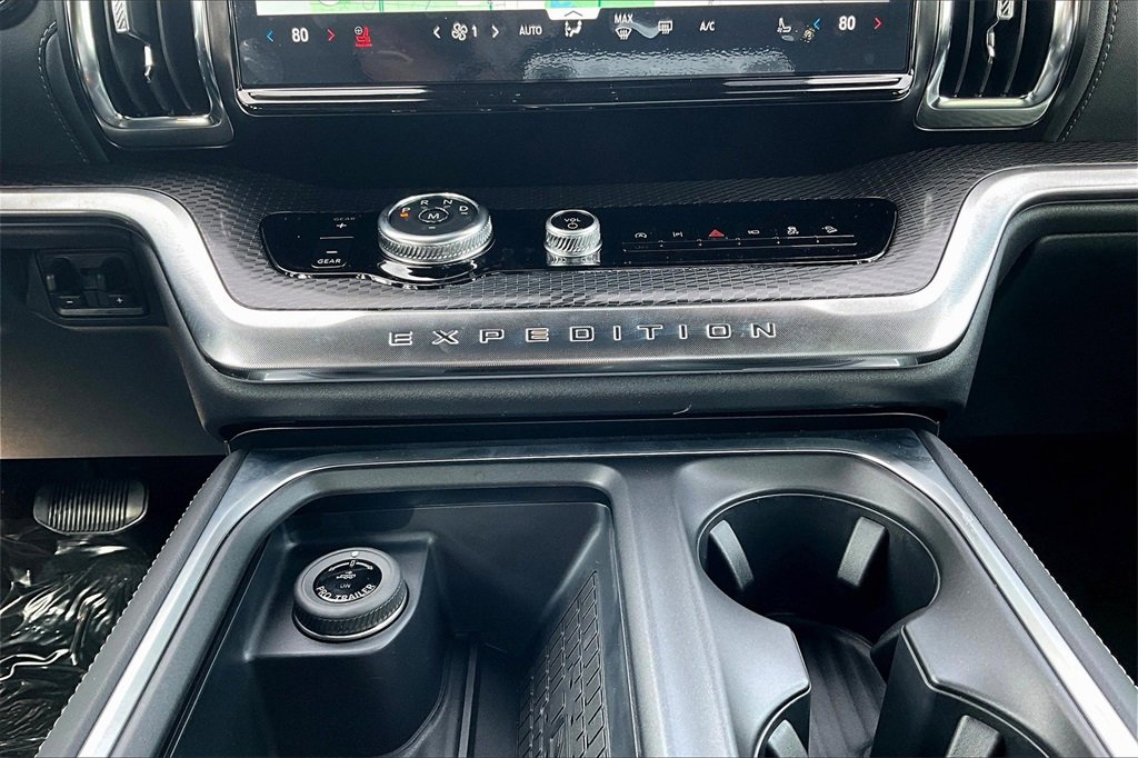 New 2025 Ford Expedition Max Platinum image 13