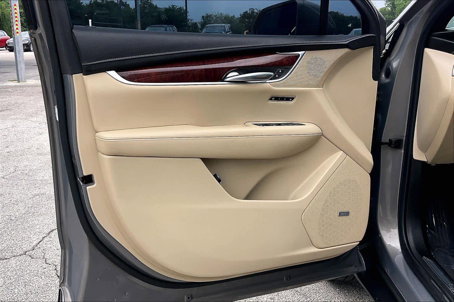 Used 2018 Cadillac XT5 Luxury FWD image 22
