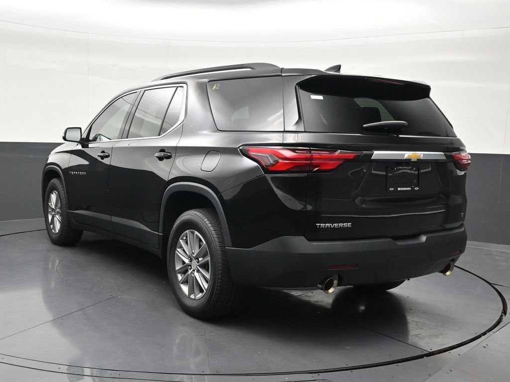Used 2023 Chevrolet Traverse LT FWD image 3