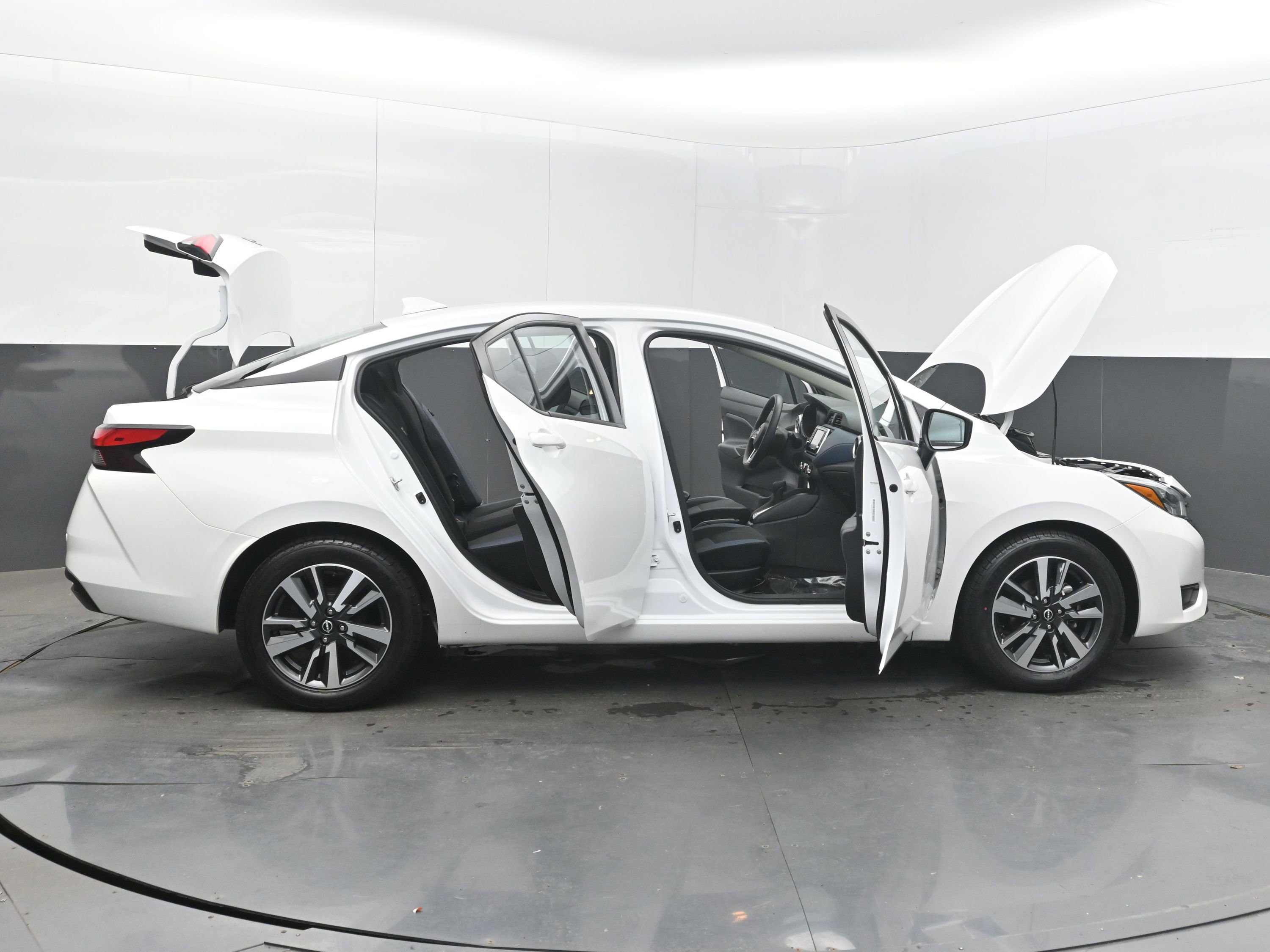 Used 2025 Nissan Versa SV image 50