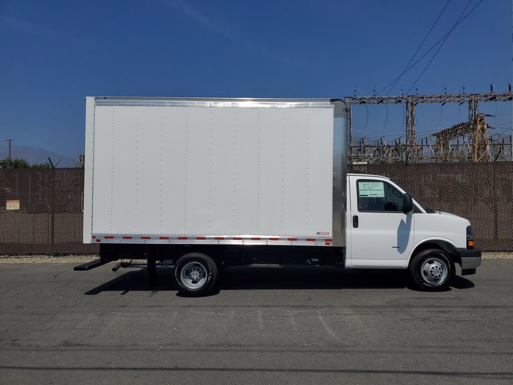 New 2026 Chevrolet Express 3500 w/ Power Convenience Package image 2