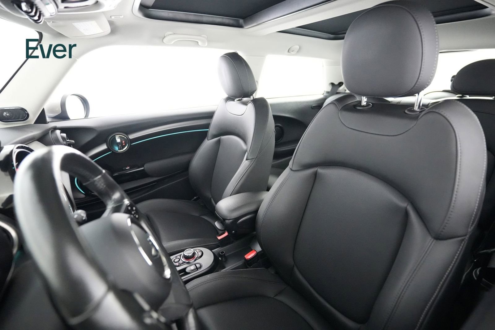 Used 2024 MINI Cooper SE image 4