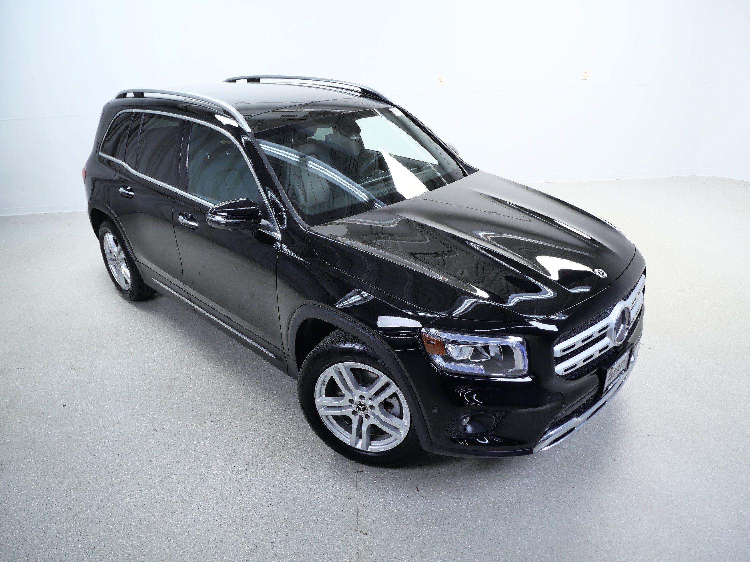 Used 2023 Mercedes-Benz GLB 250 4MATIC image 4