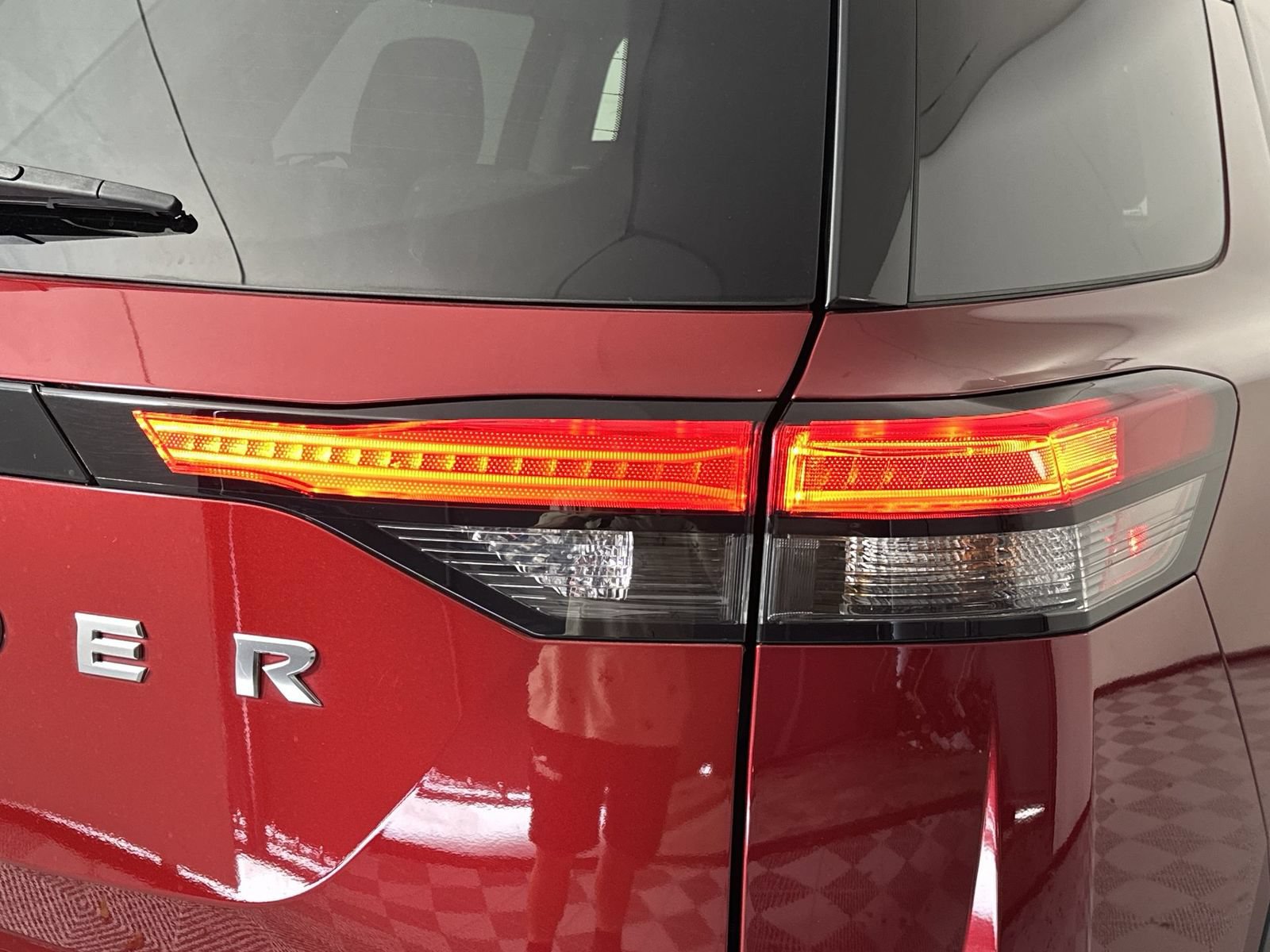 Certified 2024 Nissan Pathfinder SV FWD image 21