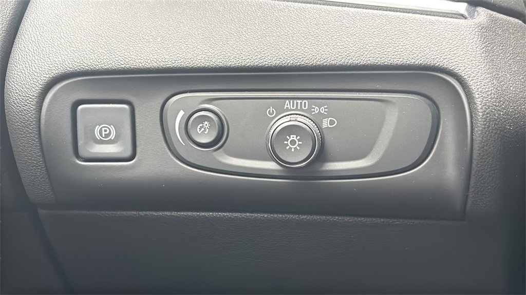 Used 2020 Buick Enclave Avenir w/ Avenir Technology Package image 27