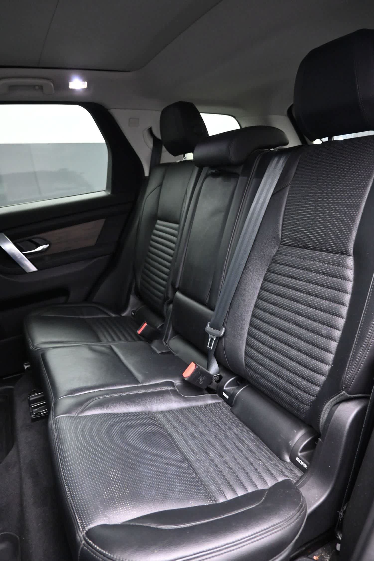 Used 2020 Land Rover Discovery Sport SE AWD/4WD image 18