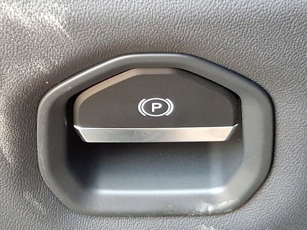 Used 2025 Lotus Emira image 25