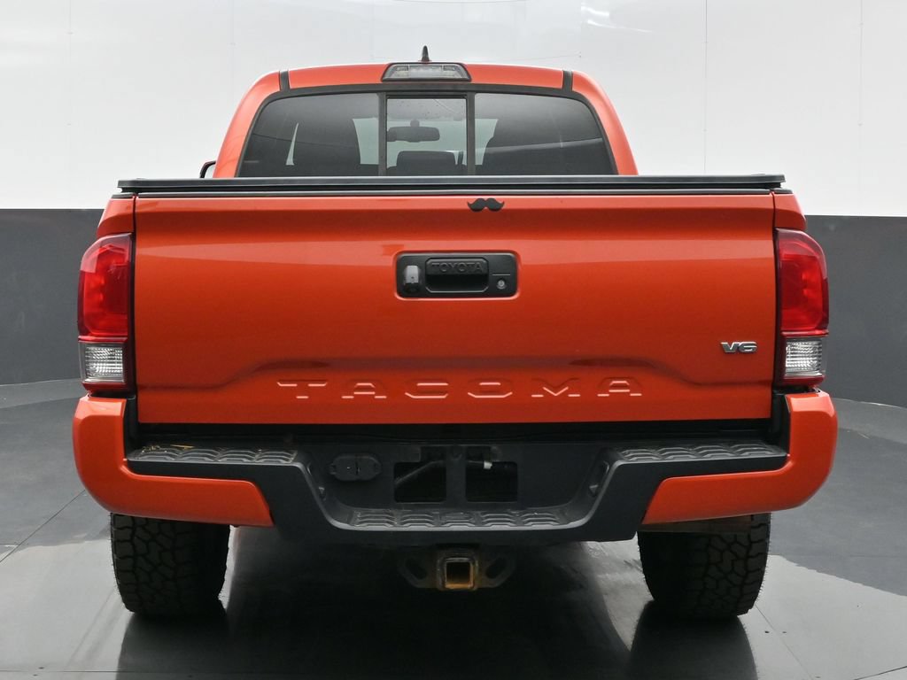 Used 2016 Toyota Tacoma TRD Sport w/ Towing Package AWD/4WD image 7