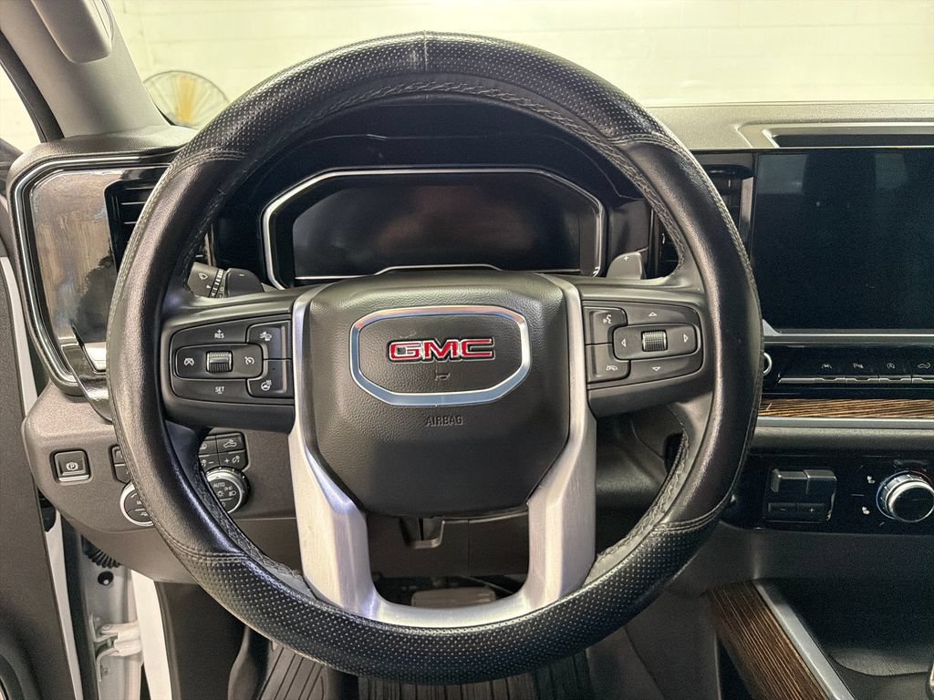 Used 2025 GMC Sierra 1500 Elevation w/ Elevation Premium Package AWD/4WD image 18