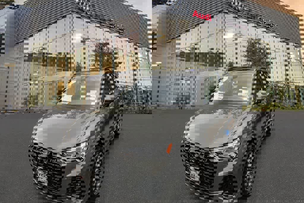 Used 2025 Audi Q3 2.0T Premium w/ Convenience Package image 1