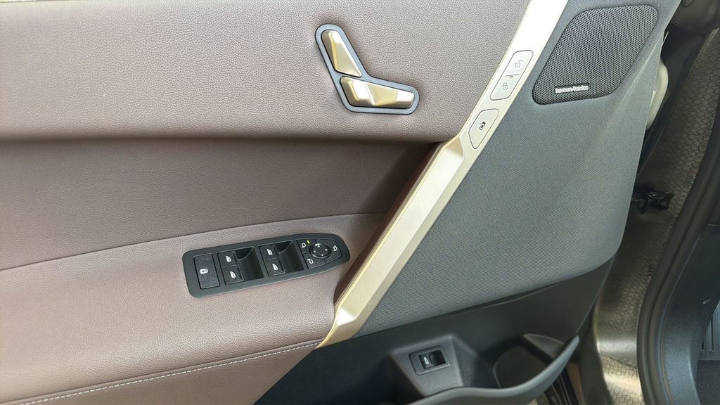 New 2026 BMW iX xDrive45 image 12