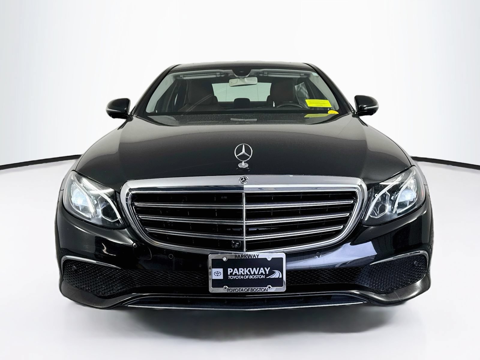 Used 2019 Mercedes-Benz E 300 4MATIC image 2