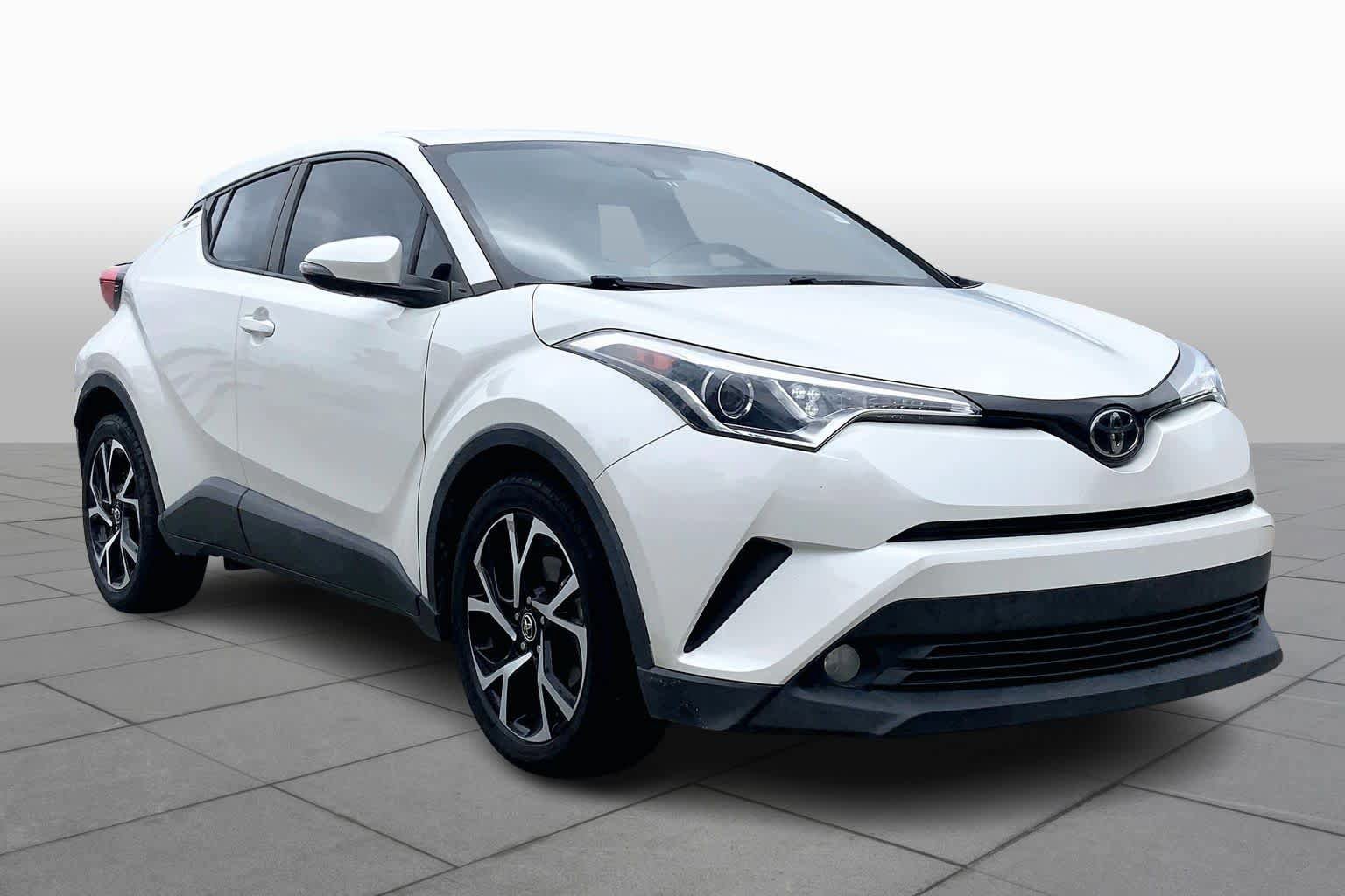 Used 2018 Toyota C-HR XLE FWD image 3