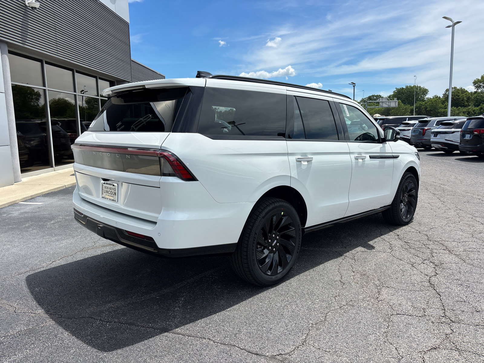 New 2026 Lincoln Navigator Reserve w/ Jet Appearance Package AWD/4WD image 7