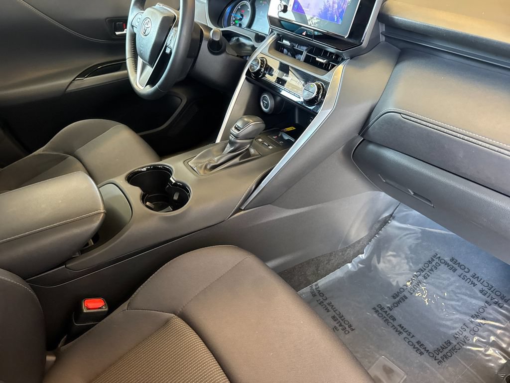 Used 2023 Toyota Venza LE AWD/4WD image 20