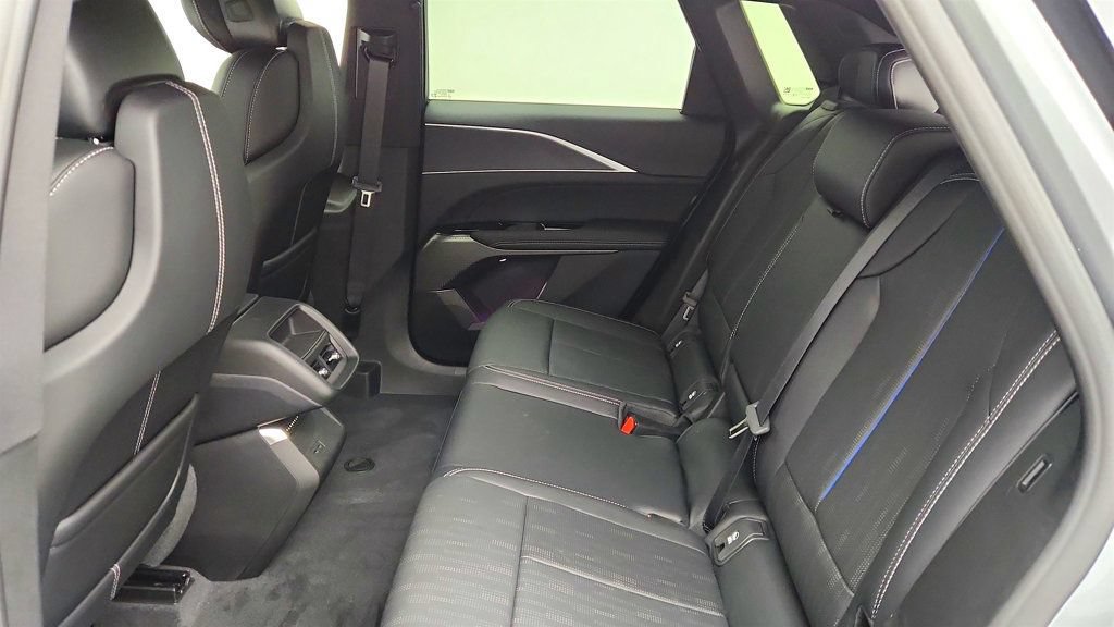 Used 2026 Cadillac Lyriq Sport AWD/4WD image 20