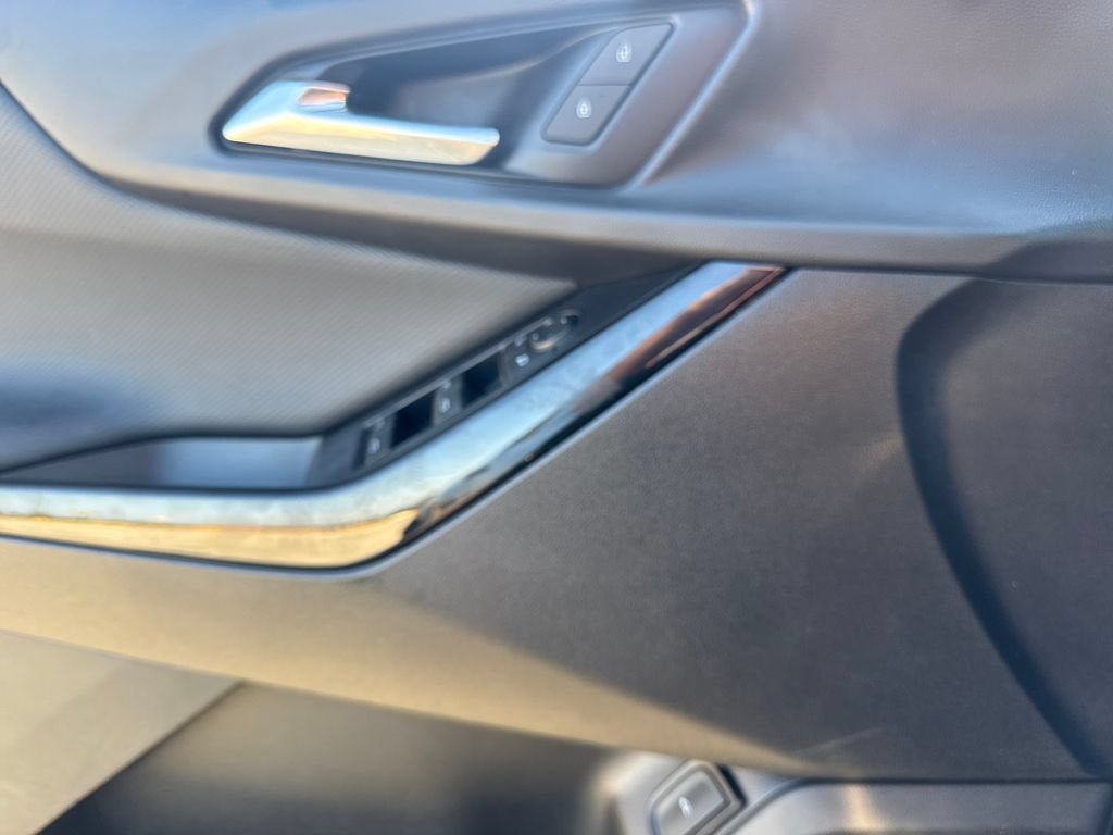 Used 2025 Chevrolet Equinox LT AWD/4WD image 16