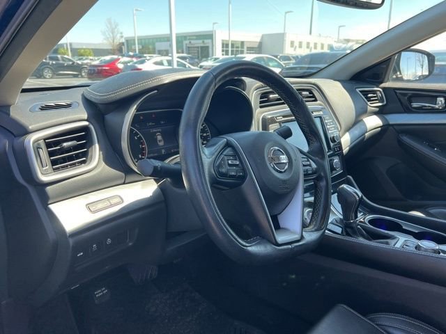 Used 2016 Nissan Maxima 3.5 SL w/ Interior Lighting Package image 9