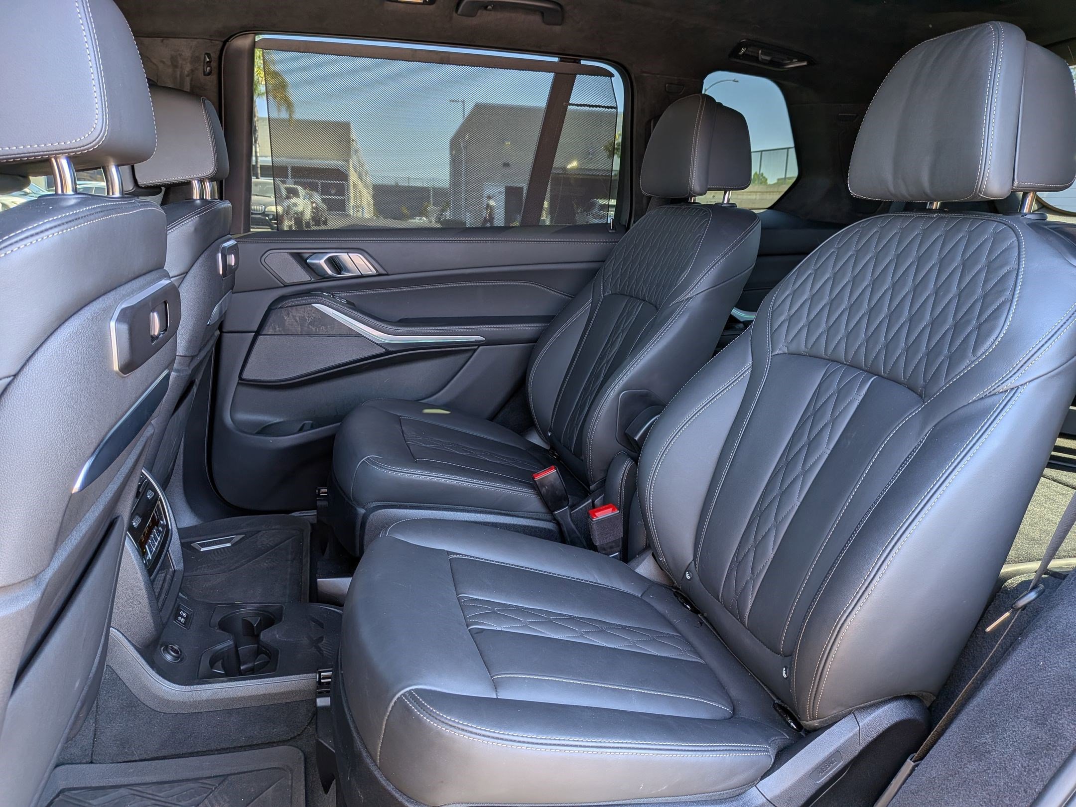 Used 2024 BMW X7 M60i w/ Executive Package image 30