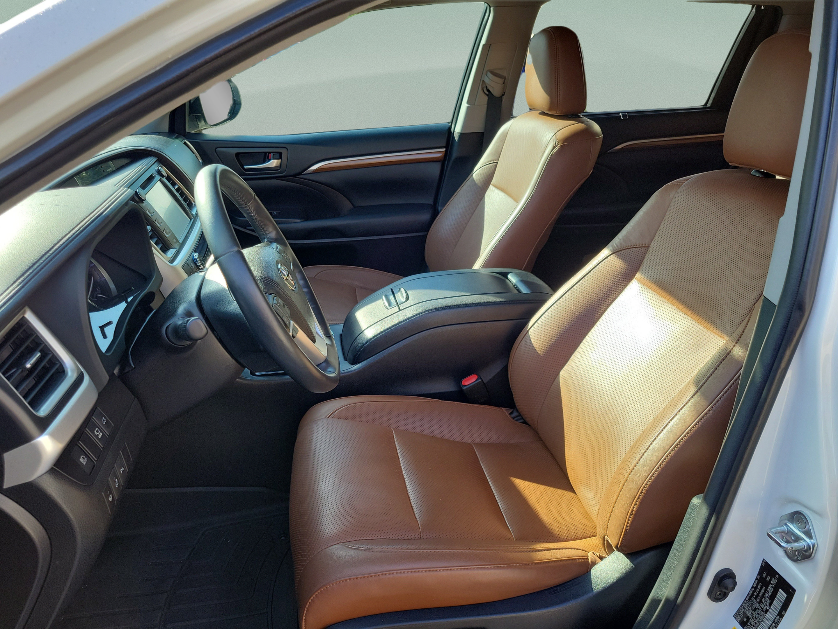 Used 2019 Toyota Highlander Limited Platinum AWD/4WD image 10