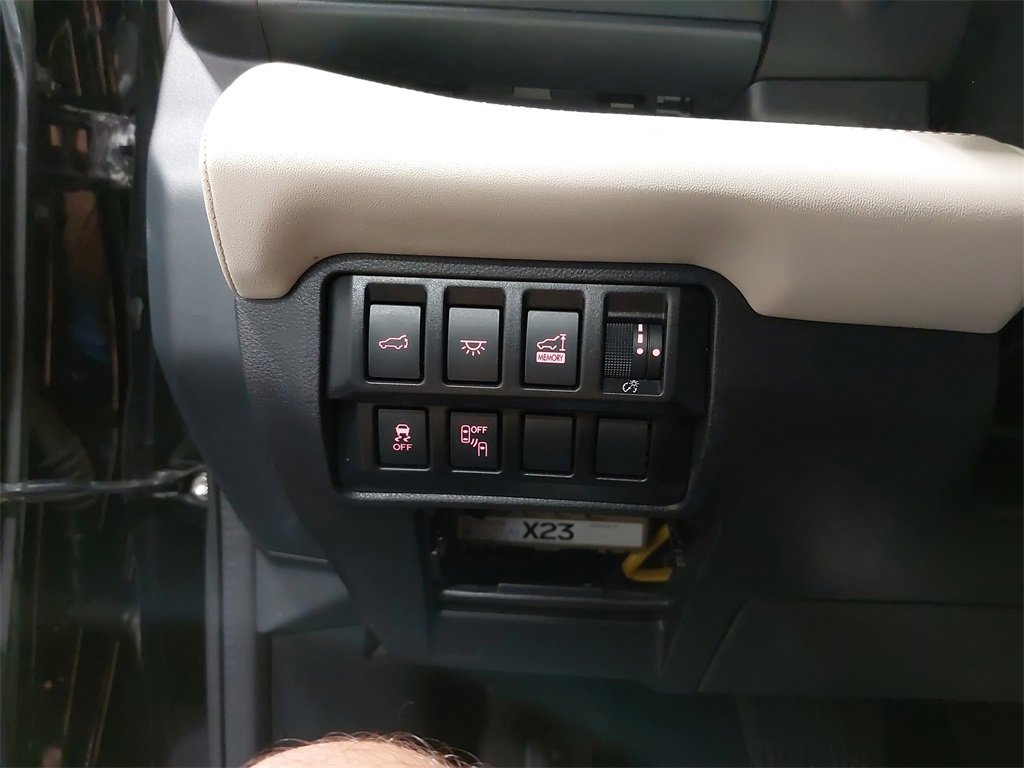 Used 2022 Subaru Ascent Limited w/ Technology Package image 29