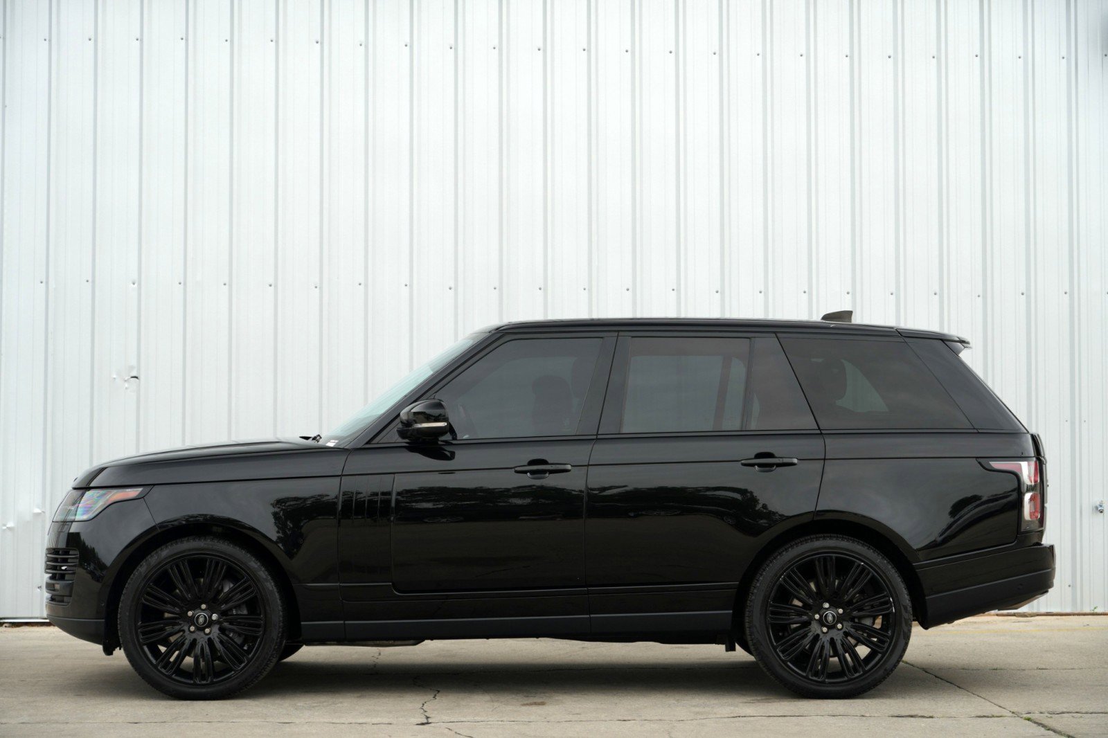 Used 2021 Land Rover Range Rover P525 Westminster Edition image 9