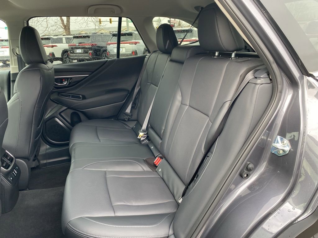 Used 2025 Subaru Outback Limited image 11