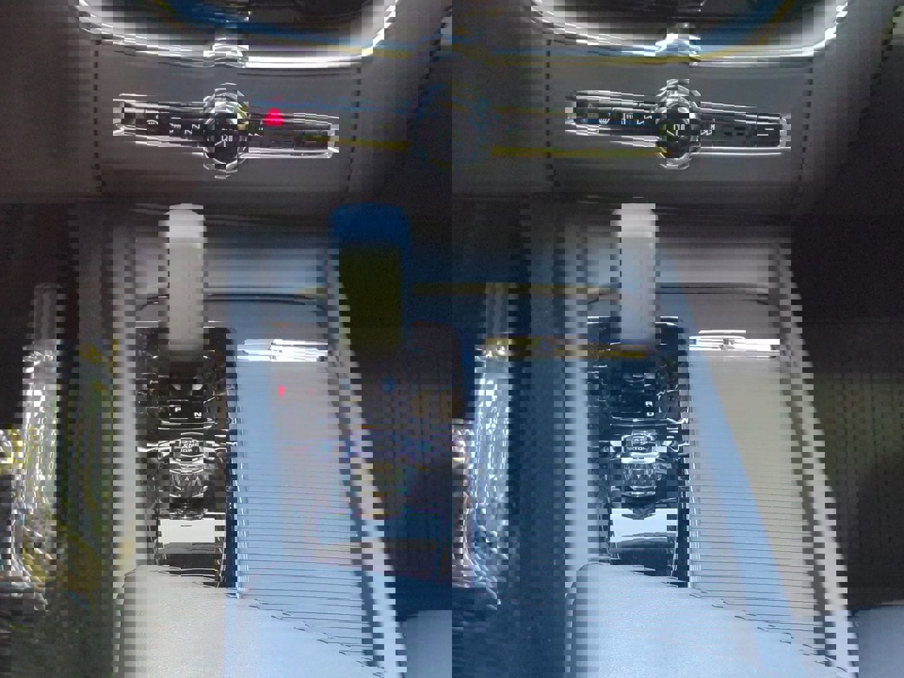 Used 2025 Volvo XC60 T8 Core w/ Protection Package Premier image 18