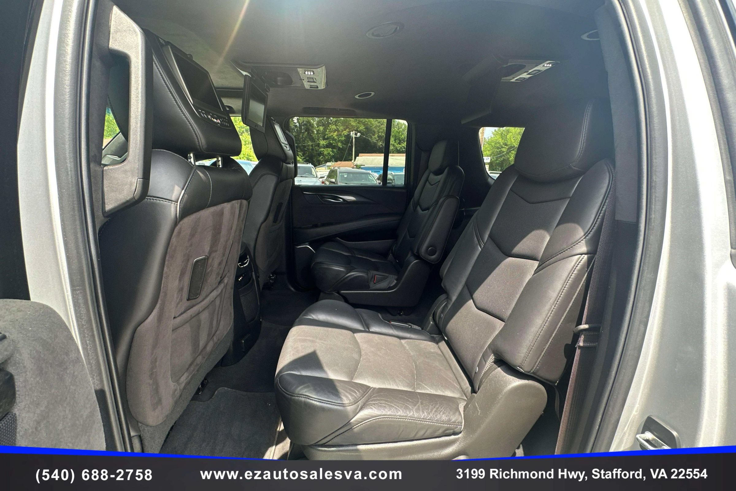 Used 2016 Cadillac Escalade ESV Platinum AWD/4WD image 16