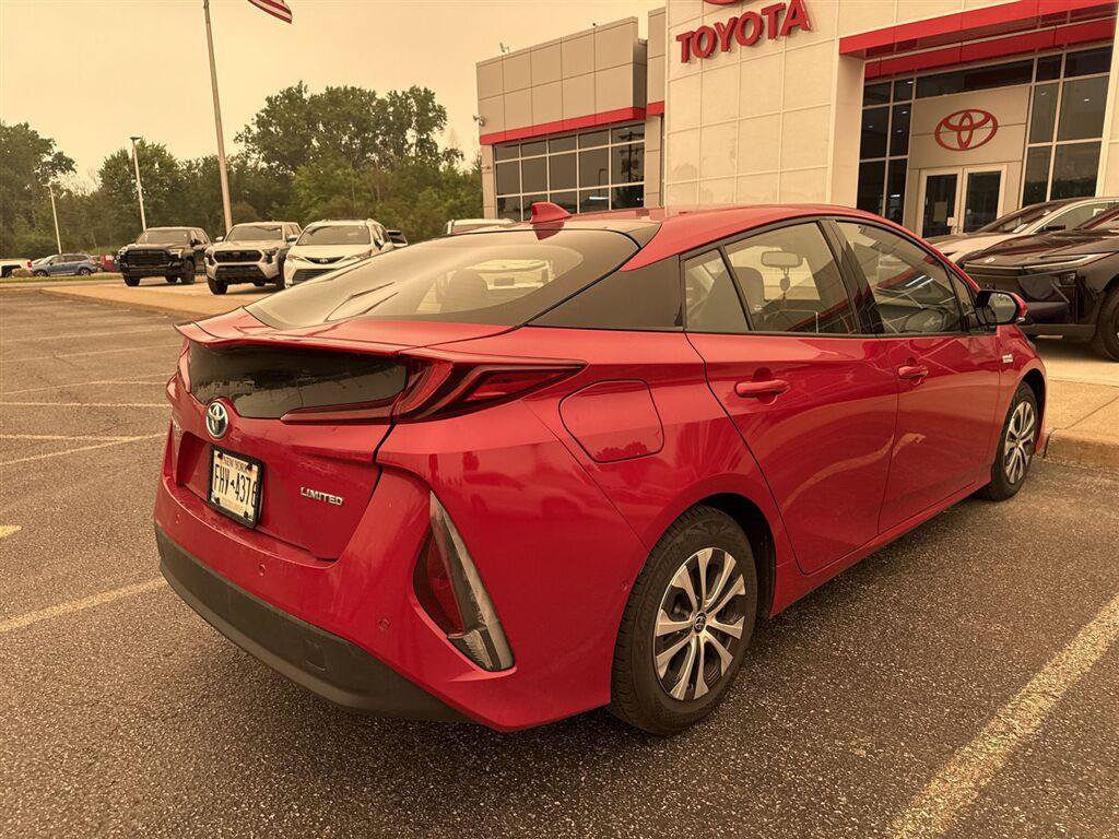 Used 2020 Toyota Prius Prime Limited FWD image 2