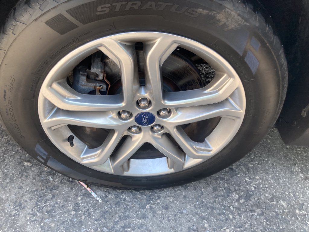 Used 2018 Ford Edge Titanium w/ Cold Weather Package AWD/4WD image 33