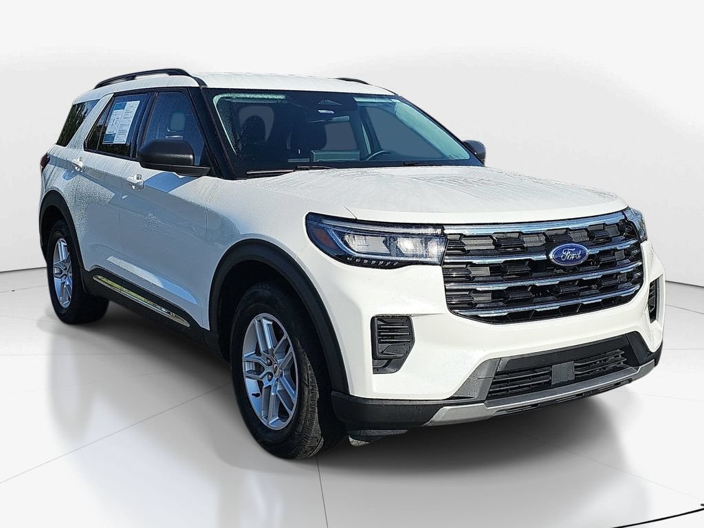 Used 2025 Ford Explorer Active RWD image 3